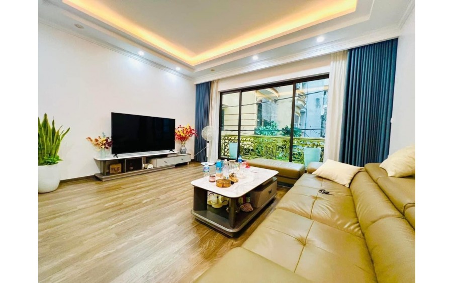 BÁN NHÀ PHỐ HOA BẰNG - CẦU GIẤY - PHÂN LÔ CỰC ĐẸP